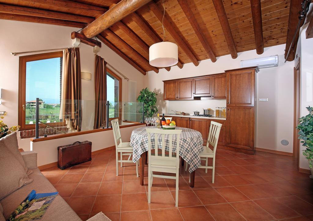 Residence Borgo Mondragon Lazise Szoba fotó